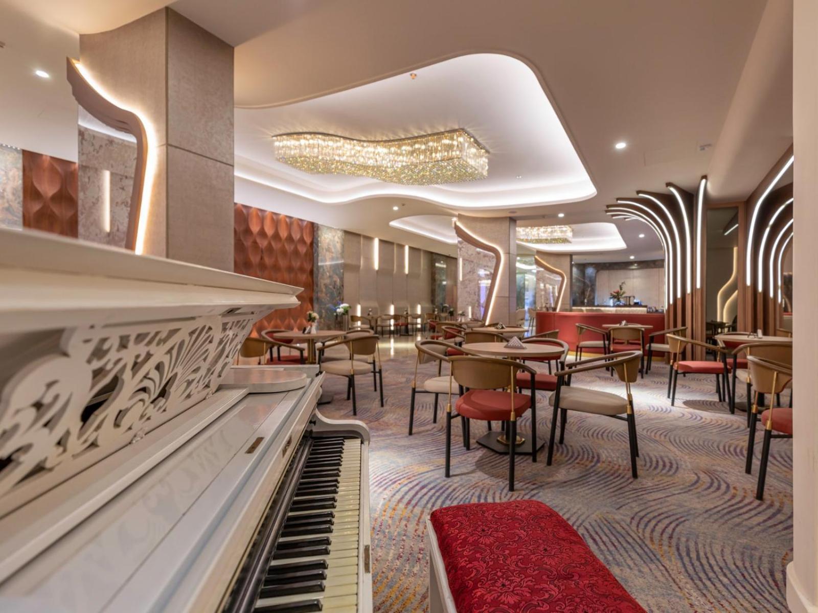Mirage Hotel & Conference Center Alexandrie Exteriér fotografie The interior of the new restaurant